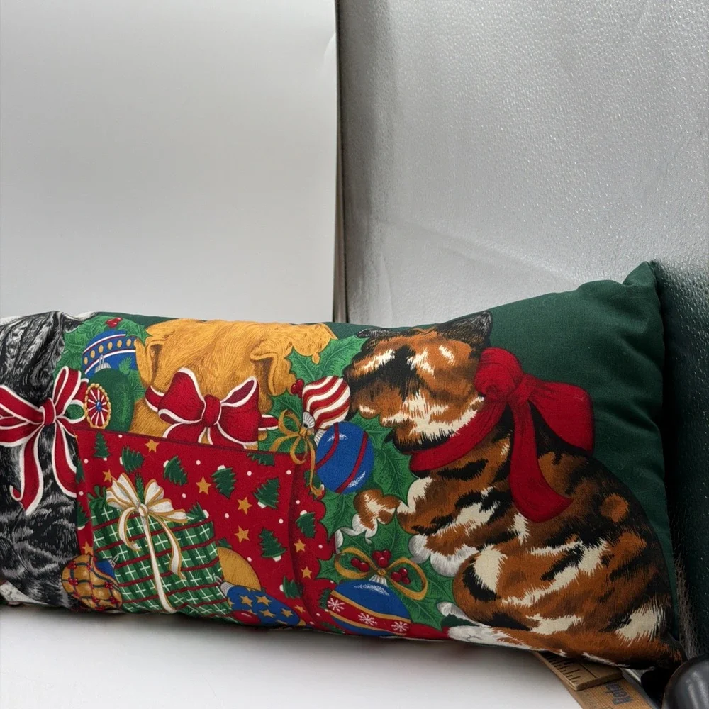 VIP Cranston Vtg Christmas Friends Draft Stopper Bench/Pillow Cats Dogs USA